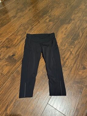 Lululemon women’s black fast and free crop 19” leggings size 8